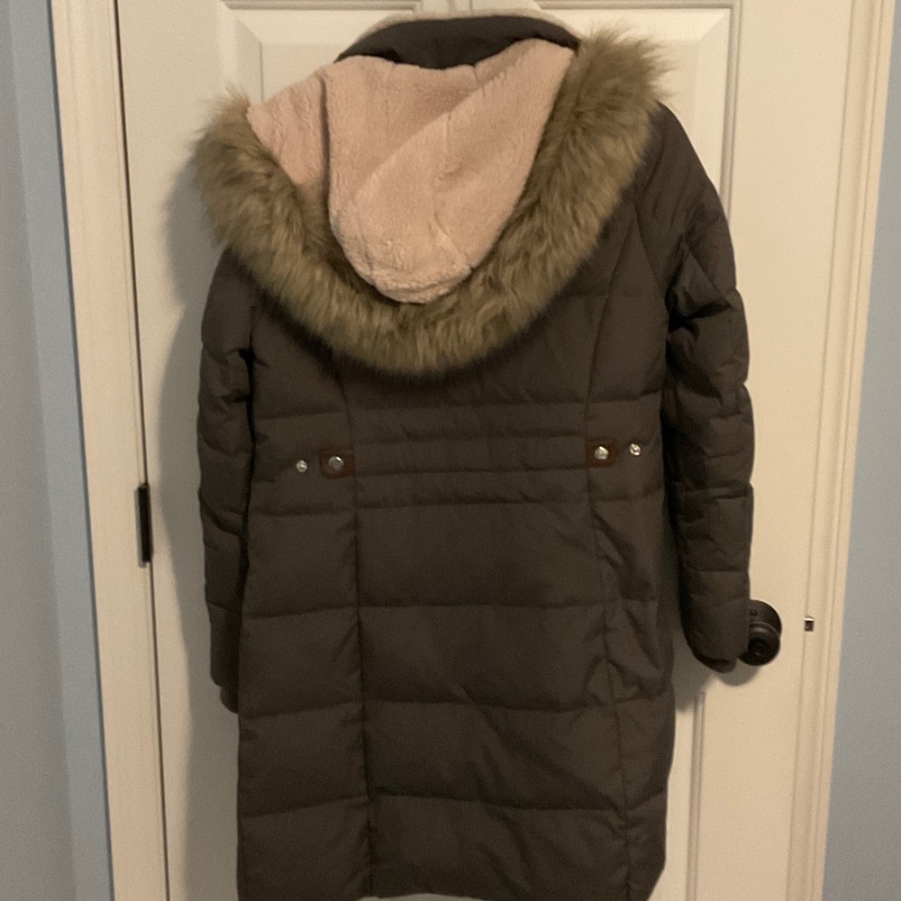 Lauren Ralph Lauren Olive Green Long Quilted Puffer Coat with Faux Fur Hood - Picture 3 of 3